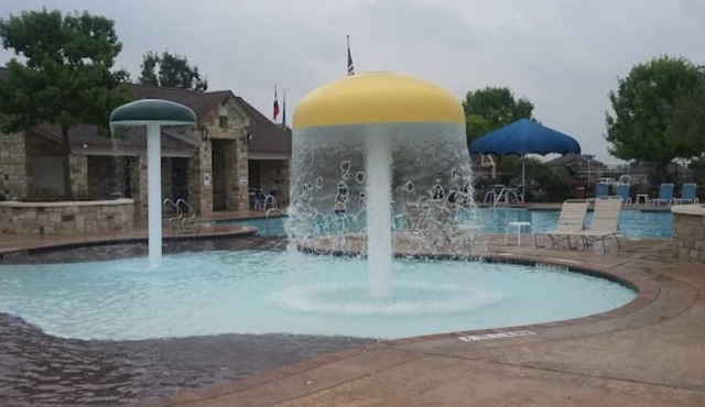 SA-staycation: you’re home away from home. 10- 15minutes from LAB and Sea World