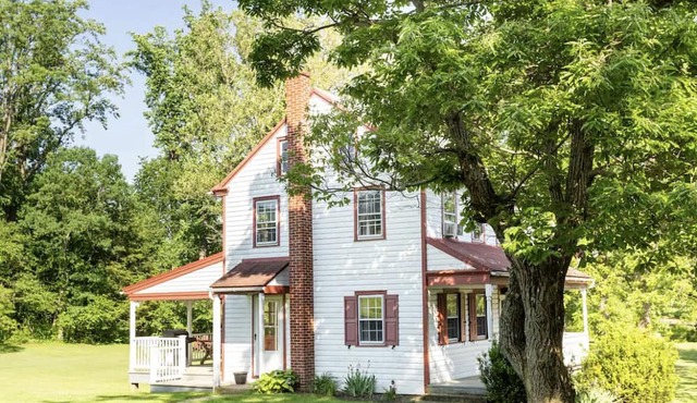 🌲🪵The Creekside Cabin🪵🌲