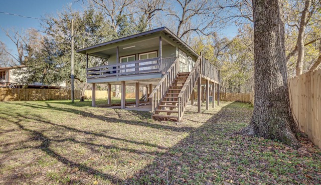 Dog-Friendly Cleveland Home w/ Deck, Near Fishing!