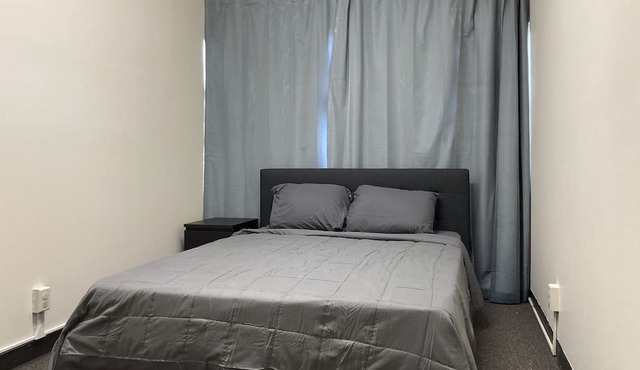 One-story 4 bedrooms, 1.5 bathrooms in Pasadena