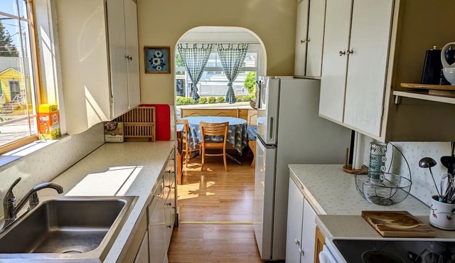 Downtown Dutch Craftsman - Walk to Downtown!