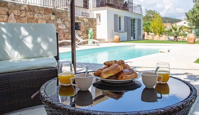 L'Arcoise - Villa + studio with exceptional view close to the village