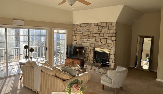 Beautiful Lakeview 2 bed/1 bath in the lovely Lake Wildwood gated community!