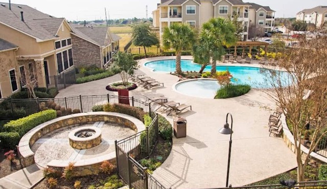 A 1-bedroom apartment in a peaceful area minutes to Sugar Land/ Hwys