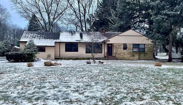 Beautifully Renovated Ranch minutes from everything located in Mayfield Heights