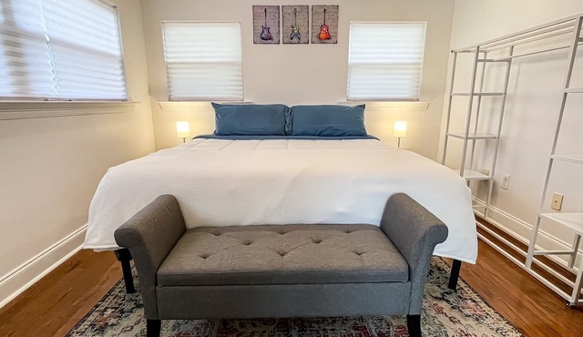 Quiet home 15min from FQ, 10min from trendy Bywater Neighborhood!