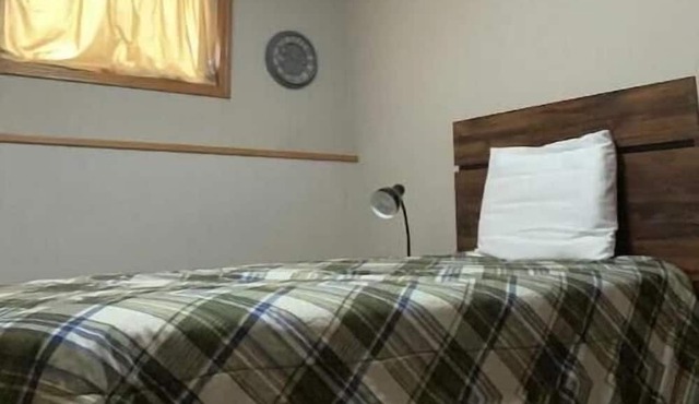 Cozy condo walking distance to downtown and VCSU.