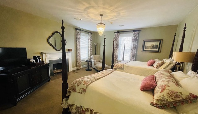Steeplechase Room 2queen - Non- Smoking- No Pet