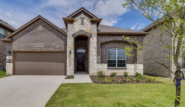 New property nestled in a safe and cozy neighborhood in North Texas