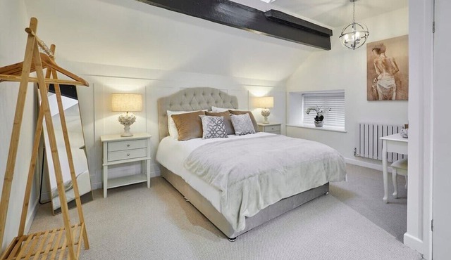 Host & Stay | Eccles Retreat