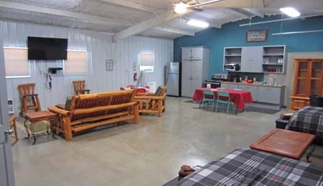 Shady Oaks RV Resort 3 Bed Bunk House Cabin