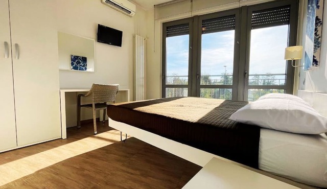 Modern master bedroom 10 minutes from highway toll booth