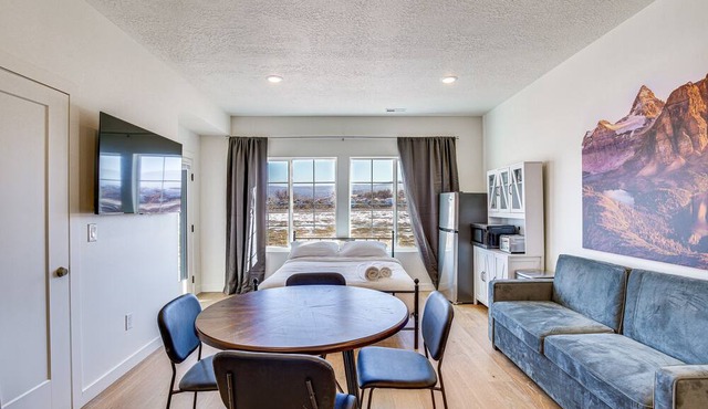 Mountain-View Studio ~ 19 Mi to Park City!