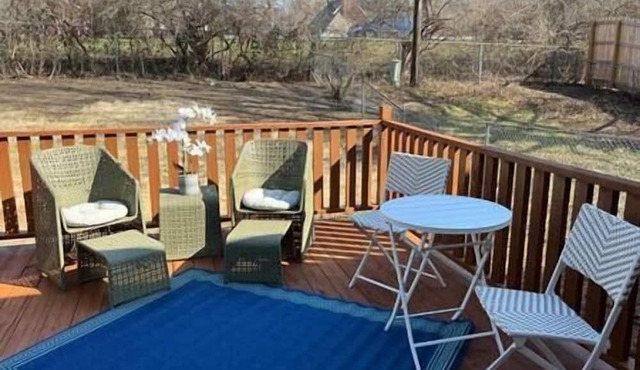 Pet-Friendly Home - 2 miles to downtown KC
