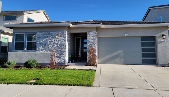 Beautiful cozy, fully furnished, brand new, lake house with private deck.