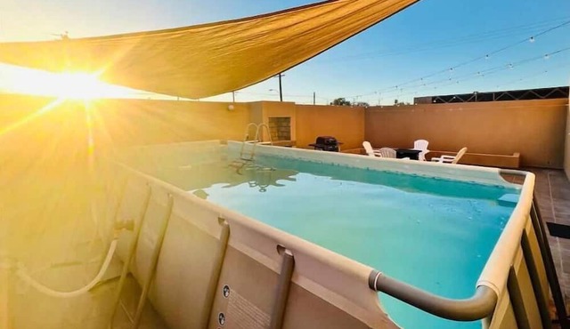 Casa Del Mar: A/C, Pool, WiFi, 4 Mins to Malecón