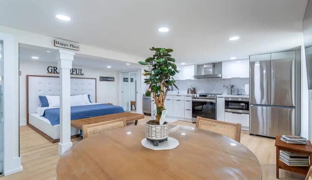 Luxe Provincial Style Studio w/ Patio & Parking