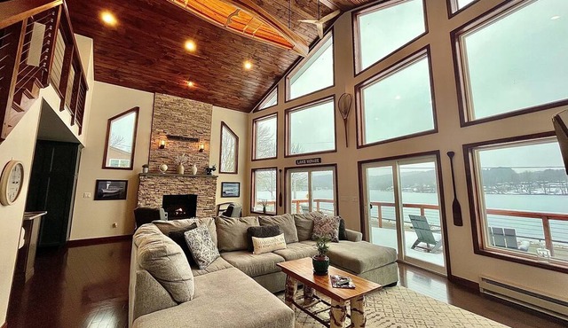 Lake house 13 - Hamilton