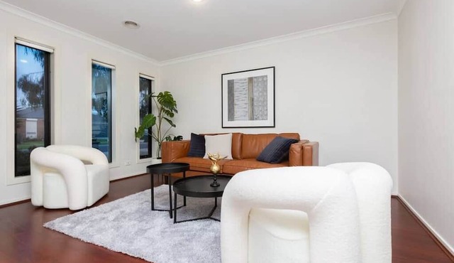 4BR holiday house in Truganina