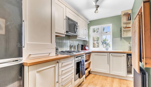 Character house in Reigate with a rooftop terrace