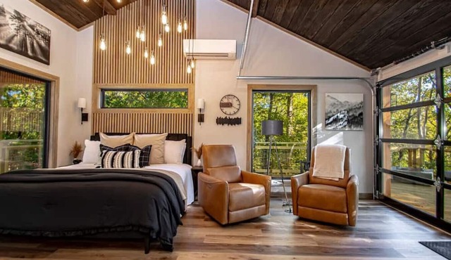Luxurious Treehouse - Full amenities - Lake access