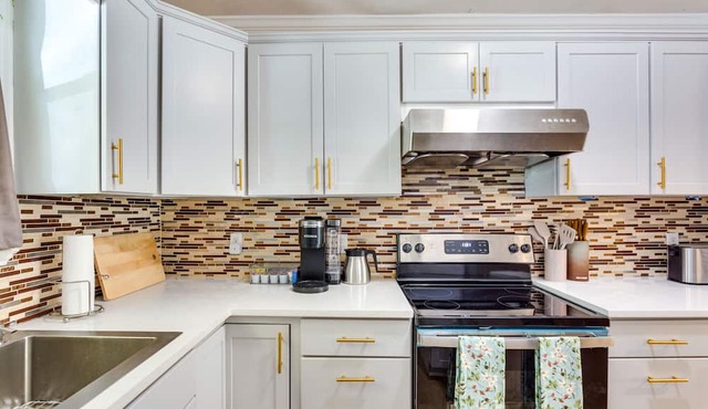 Charming Alpharetta Home w/ Spacious Yard!