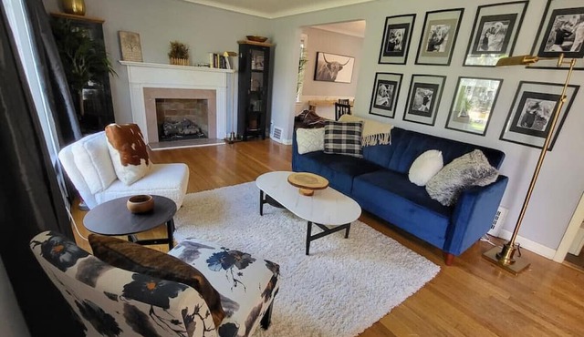 Looking for a roomate Queen Bed