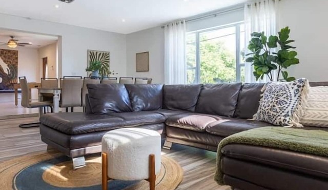 4 Bedroom 757318 by Houzlet