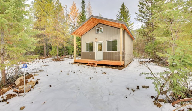 Horse-Friendly Libby Cabin Near Hiking + Skiing!