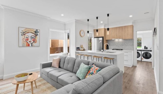 Vintage Charm meets Modern Comfort