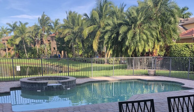 Wonderful estate in Palm Beach! Flexible terms for stay