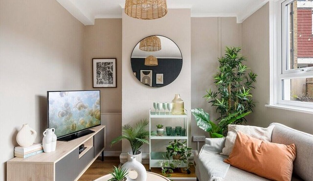 Stylish 3 Bed | Vibrant East London