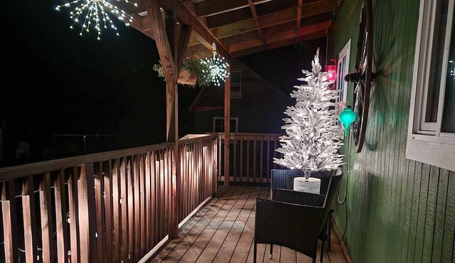 Sweet Little Carriage House tucked into The Willamette National Forest