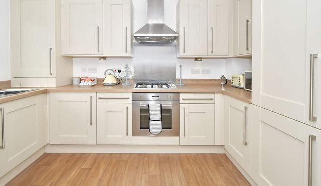 Lindop View: A Cheshire wives dream, with drive!