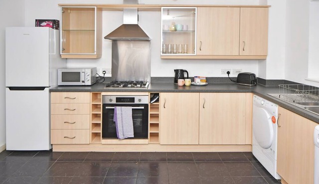 Tansey House: A Serene Residential Haven Near the Heart of the City!