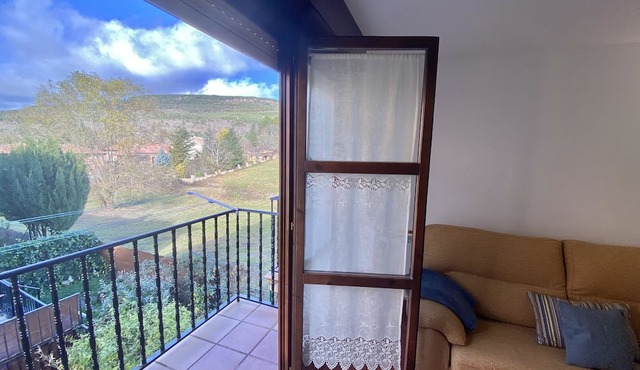 Apartamento Turístico Los Robles en Molinos de Duero. 6 Personas