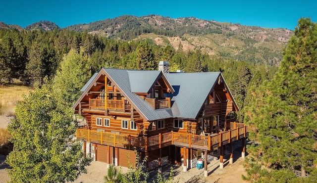 Picturesque and Singular Cabin