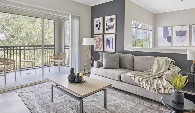 Modern Apartment in Prime Location (ID1276X306)