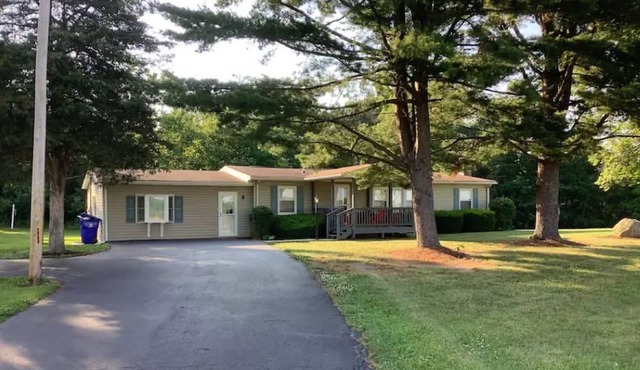 Beautiful Private Home on 2 Acres in Gettysburg - Pet Friendly!