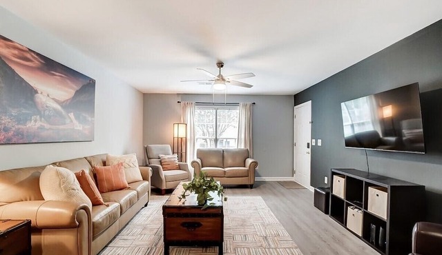 Walking distance to Wingate University! Book today