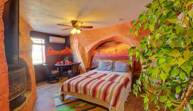 Adobo-Style Studio in Shelly w/ Shared Courtyard!