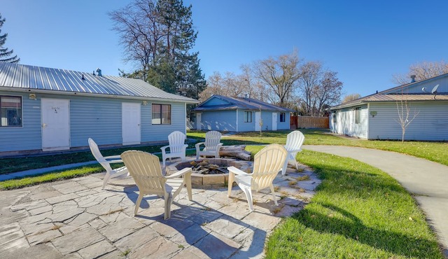 Shelly Apartment Rental w/ Shared Courtyard!