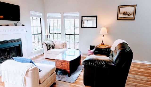 Remodeled Daphne townhome, close to I-10!