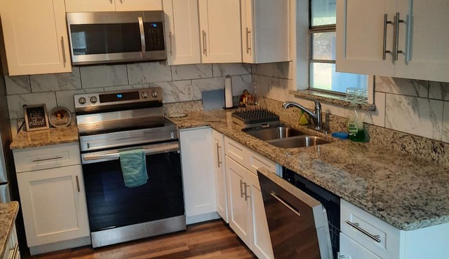 Entire house 4 bedrooms near beach.