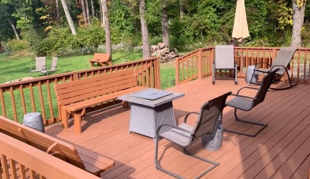 Peaceful Cabin on acres w/ pond by Chautauqua Lake. Hike, fish, ski, & boating!