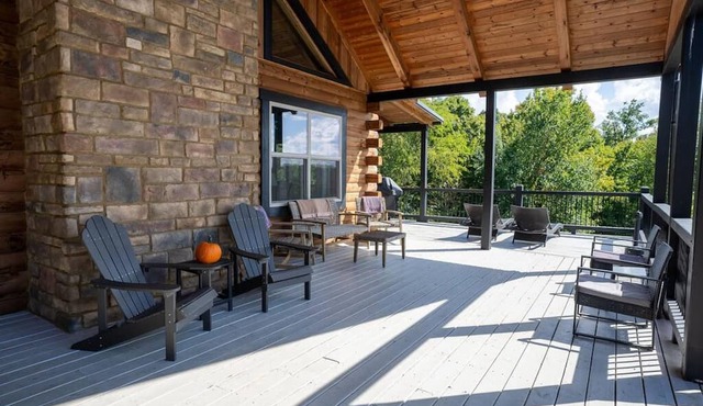 Serenity Ridge Scenic Luxury Log Estate Getaway