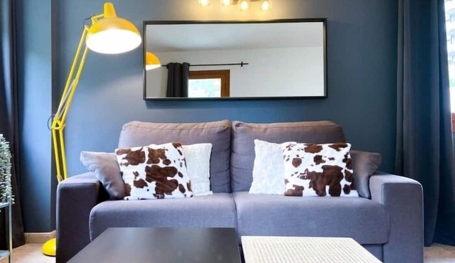 Modern and rustic in Ransol. Sleeps 6