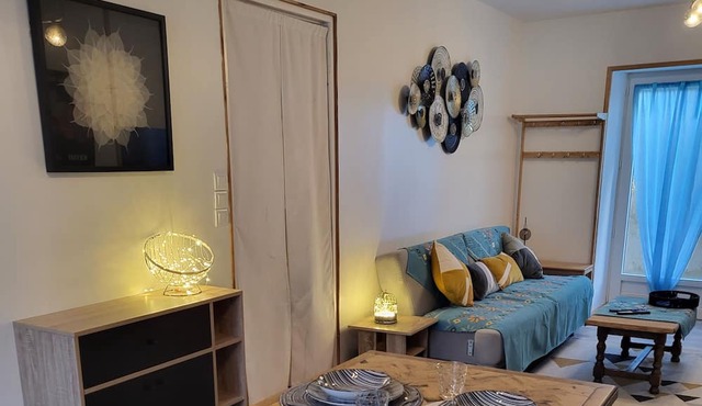 Location Saisonnière La Berbère Dans le Bourg de Tauves