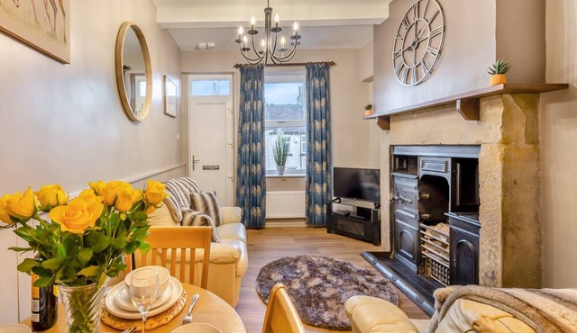 2 bedroom accommodation in Oakworth, near Keighley