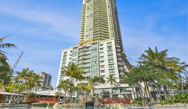 Resort style apartment in the hart of Surfers Paradise